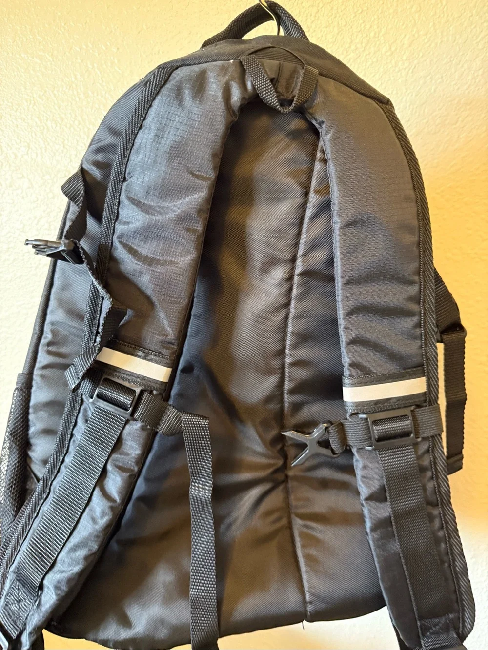Ozark‎ Trail Black Men's Hiking & Commuter Backpack